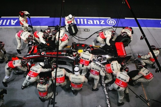 Illustration for article titled 2009 Singapore Grand Prix: Into the Night